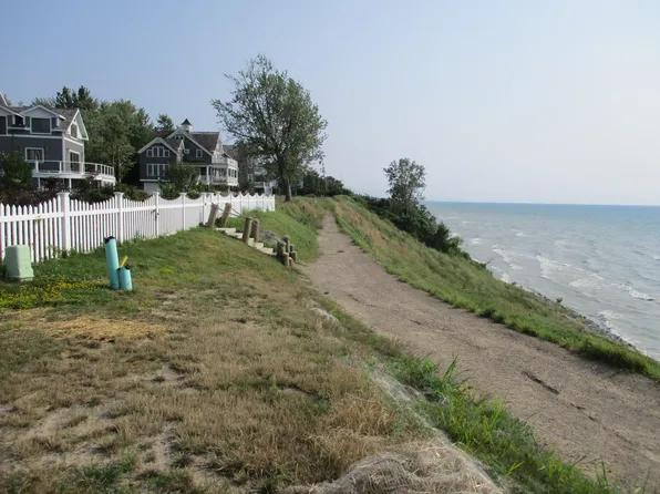 Miami Ave, South Haven, MI 49090