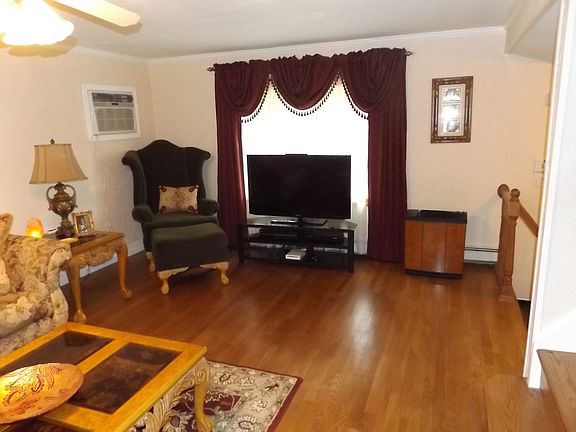 5th image of 3 Windham Cres