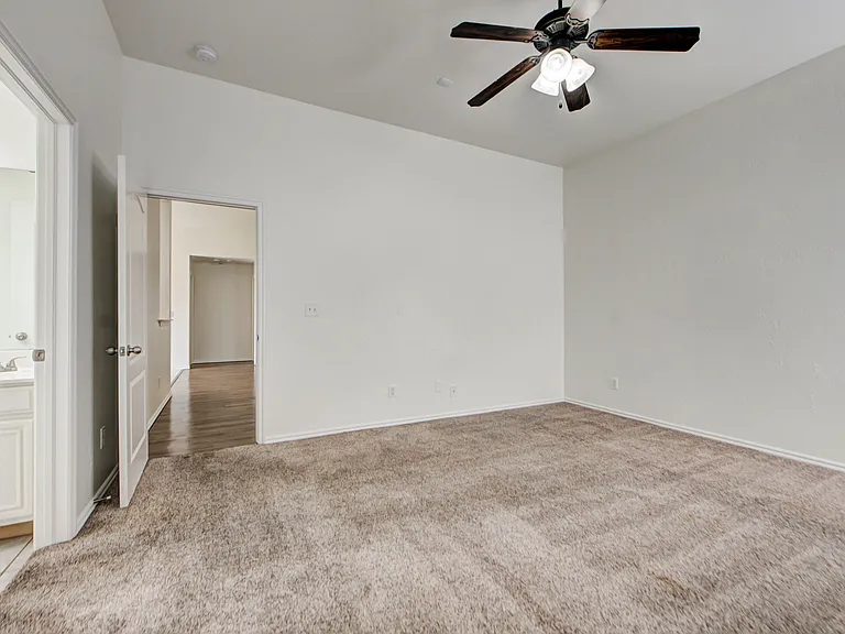 608 Cavecreek St — Photo 25