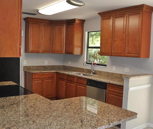 5th image of 7542 Park City Dr