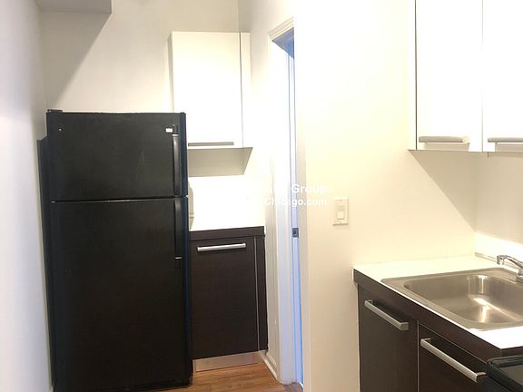 4th image of 5054 N Winthrop Ave APT 303