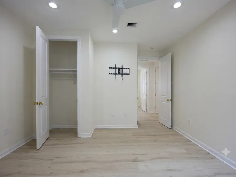 174 S Zander Way — Photo 15