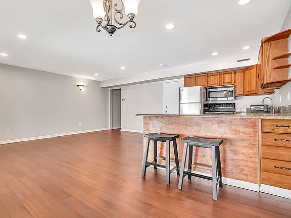 4th image of 2219 North Ave APT 15