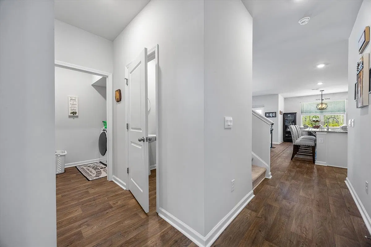 422 Cedarview Rd — Photo 4