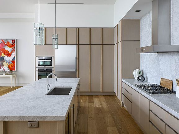 5th image of 2430 Victory Park Ln APT 3203