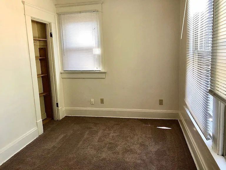 2015 Summit St — Photo 33