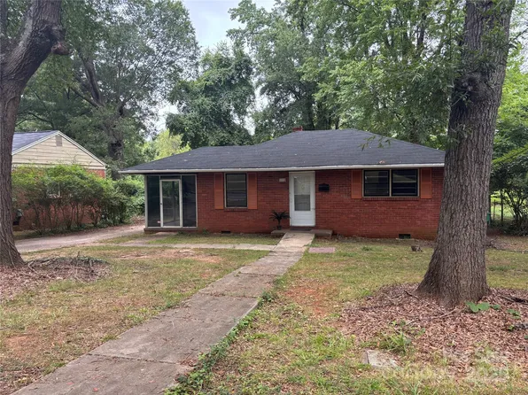 349 Fannie Cir, Charlotte, NC 28205