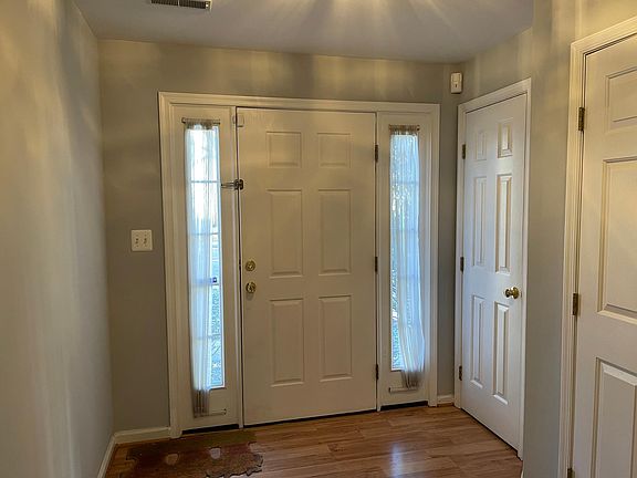 5th image of 13705 Barksdale Dr