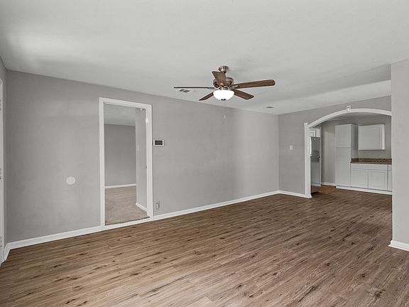 4th image of 5931 Southville St