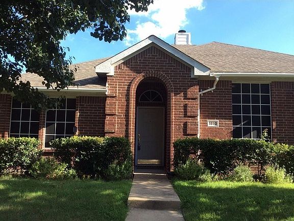 4th image of 1810 Lake Travis Dr