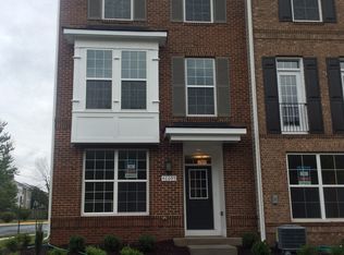 46095 Hall Rd, Sterling, VA 20166