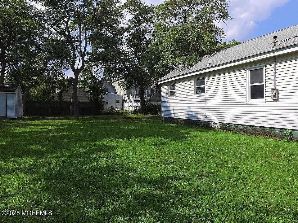 2nd image of 9-11 Campview Avenue