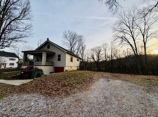 212 W 4th St, Silver Grove, KY 41085