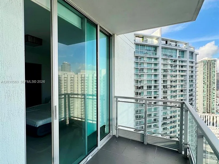 92 SW 3rd St #4111 — Photo 35
