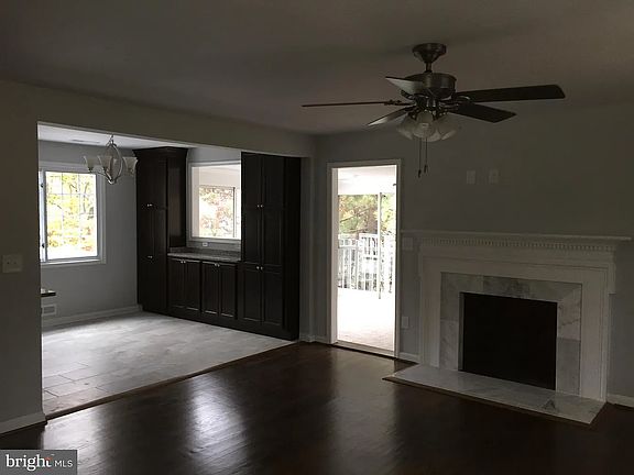 3rd image of 517 Evergreen Rd