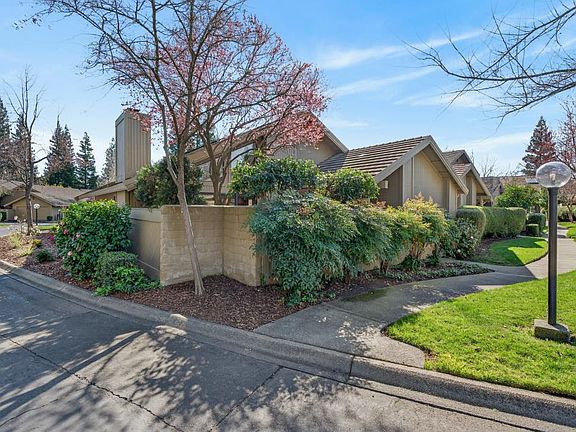 3rd image of 2129 Promontory Point Ln