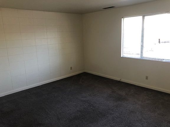 3rd image of 178 E Townhouse Ct