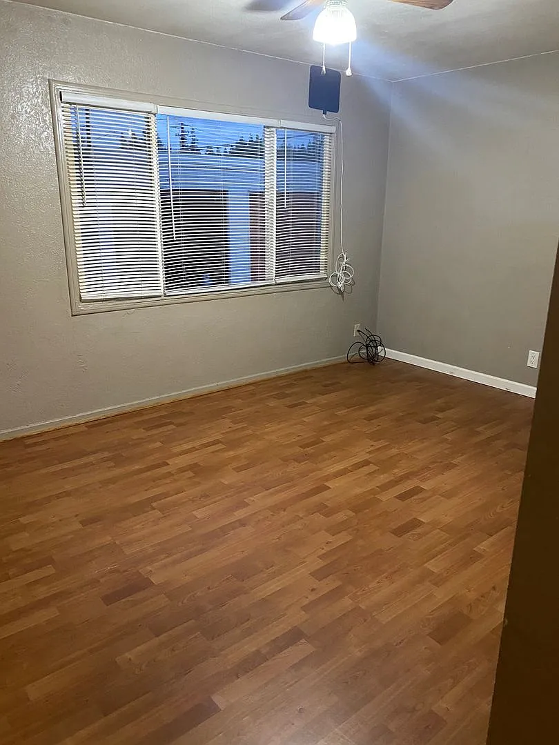 52nd St SE 1009 — Photo 4