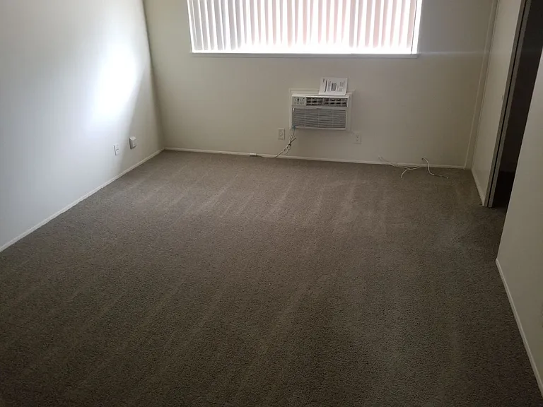 2618 Milton Ave — Photo 16