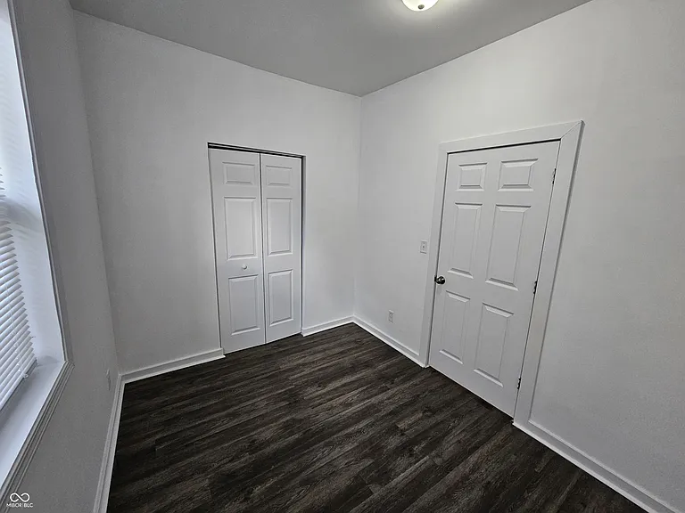 2121 Webb St — Photo 14