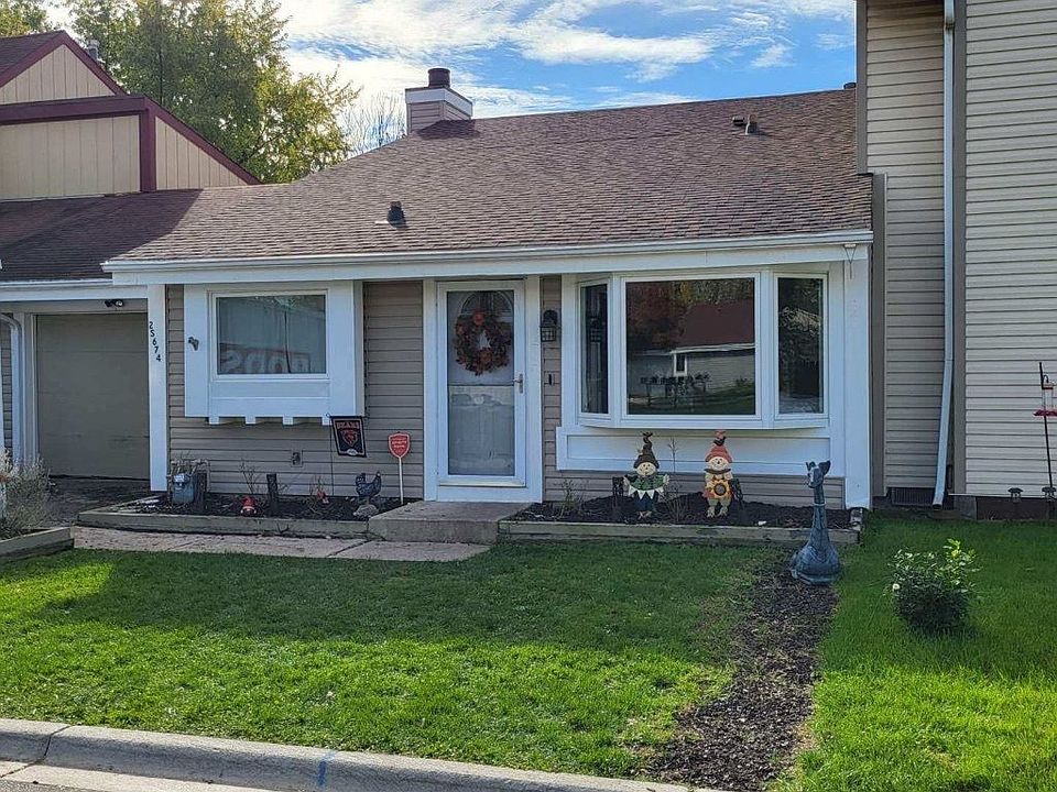 1st image of 2S674 Buckthorn Ct