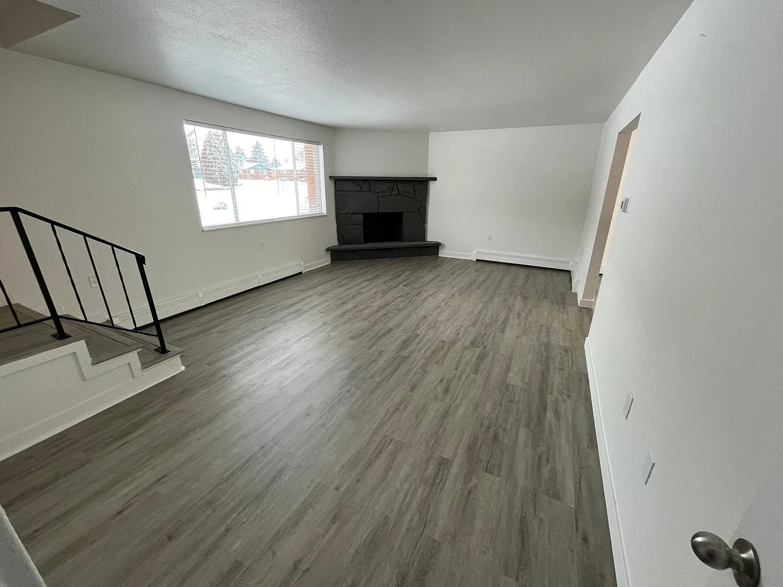 3 bed, 1.5 bath, 1500 sqft, $2,200 — Photo 3