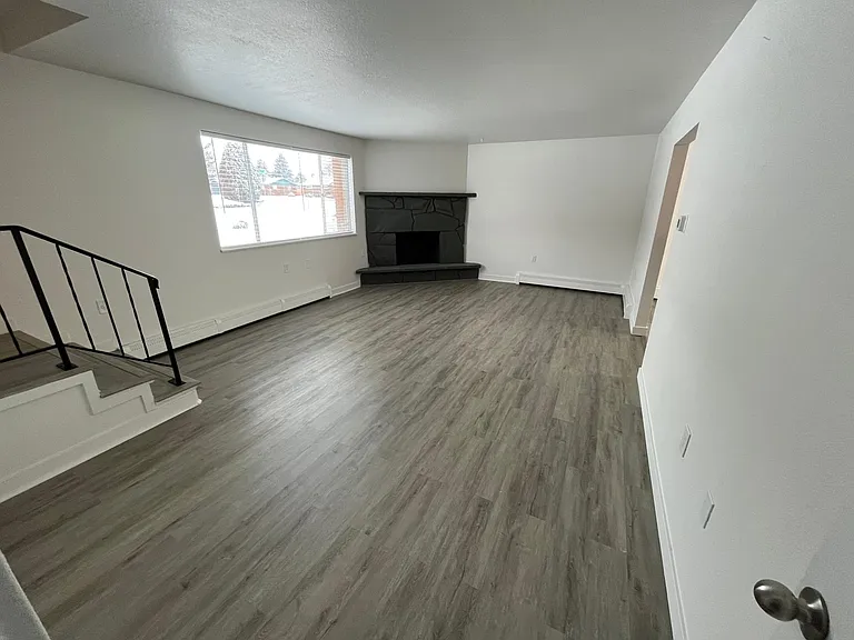 3520 Sheridan Ave — Photo 3