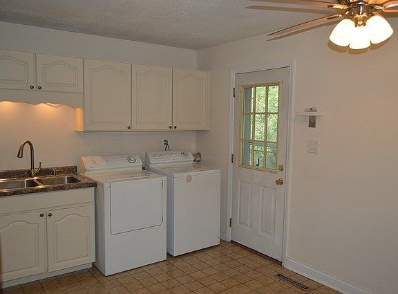 5th image of 618 Lincolnwood Dr