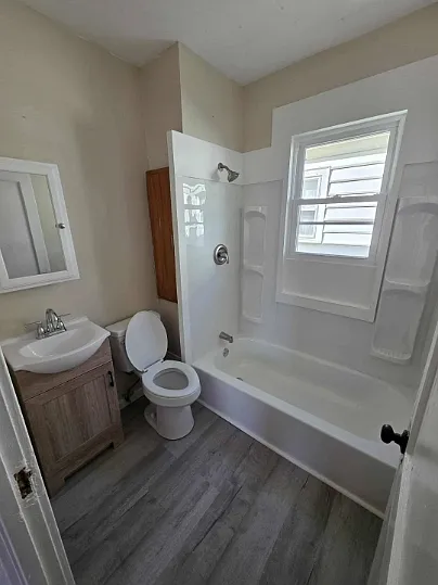 713 W 21st St #2 — Photo 5