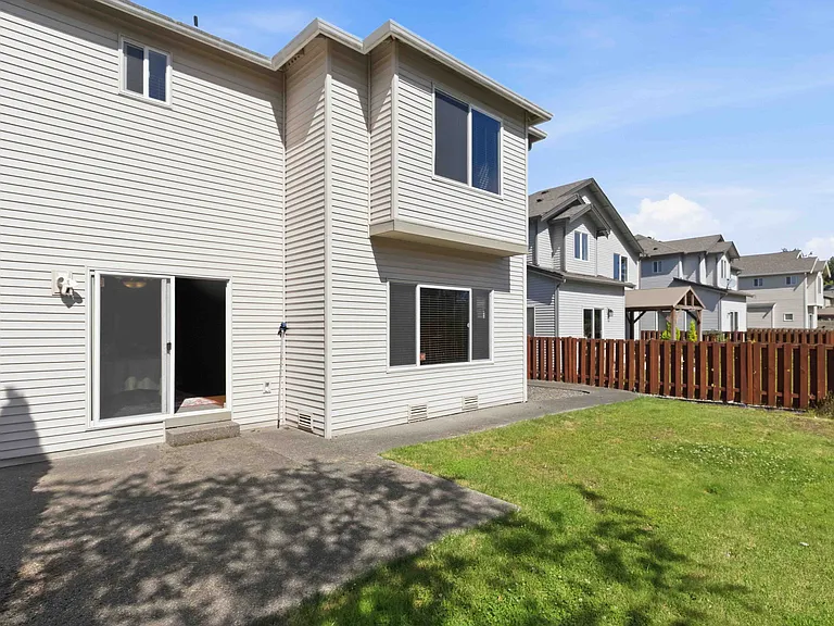6338 Victoria Ave SE — Photo 15