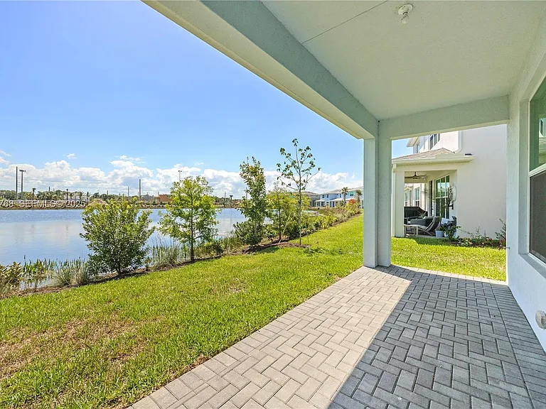 3542 NW Solange Ct — Photo 34