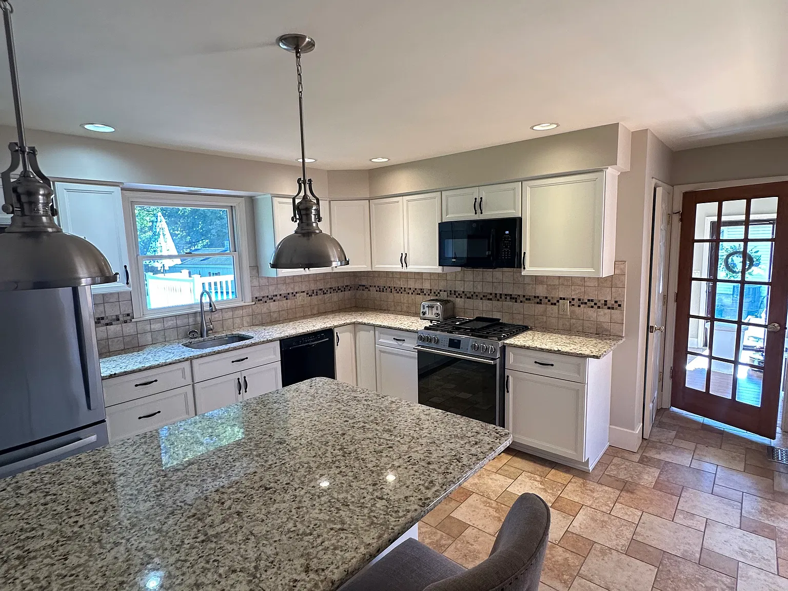 3 bed, 1500 sqft, $3,600 — Photo 4