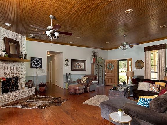 4th image of 4013 County Road 4112
