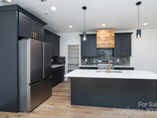 1524 Enochville Rd, Kannapolis, NC 28081