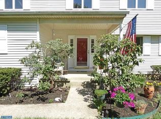 2 Spring Ln, Yardley, PA 19067