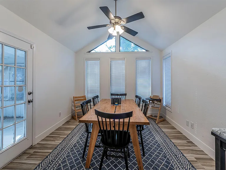 2126 River Hollow Dr — Photo 17