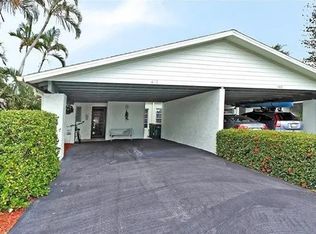 490 Charlemagne Blvd, Naples, FL 34112