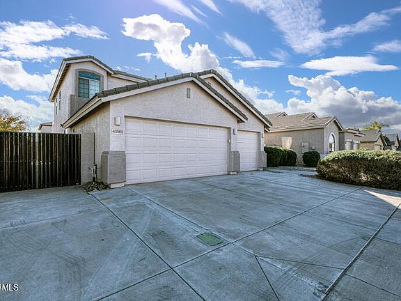 3rd image of 43561 W SNOW Drive