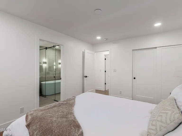 8401 E San Miguel Ave — Photo 11
