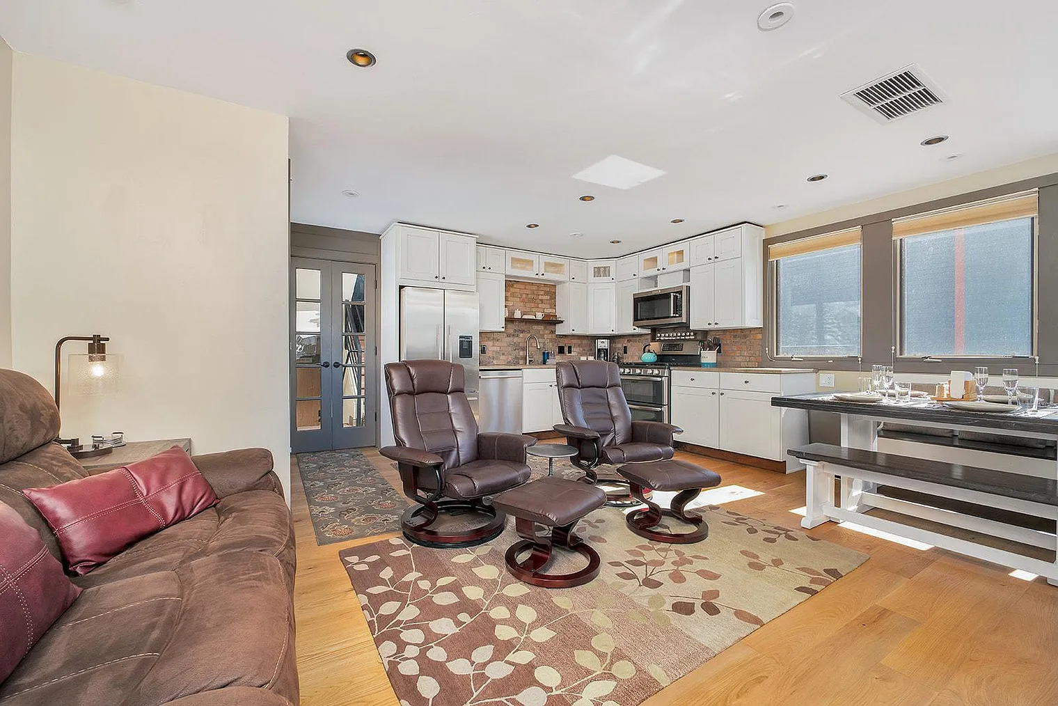 3 bed, 2.0 bath, 1173 sqft, $14,717 — Photo 3