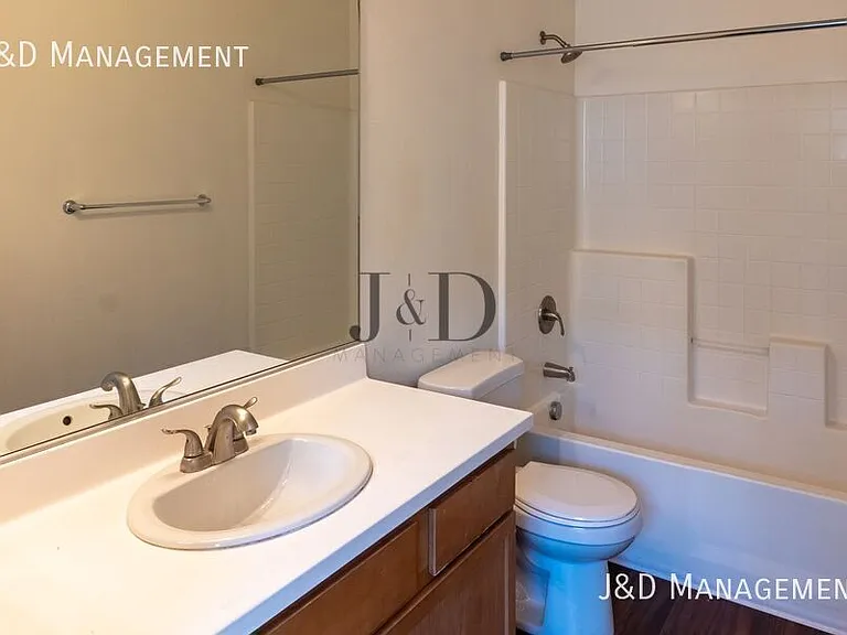 3150-3170 Bancroft Dr — Photo 20