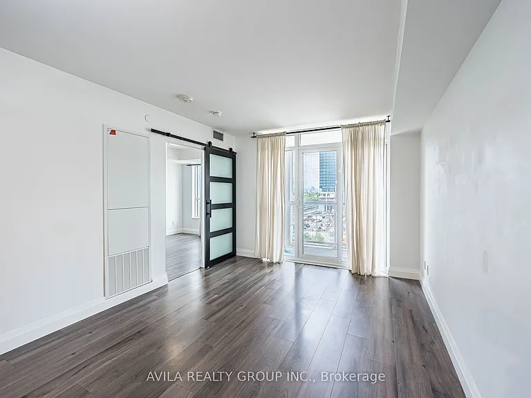 8 Trent Ave #704 — Photo 17