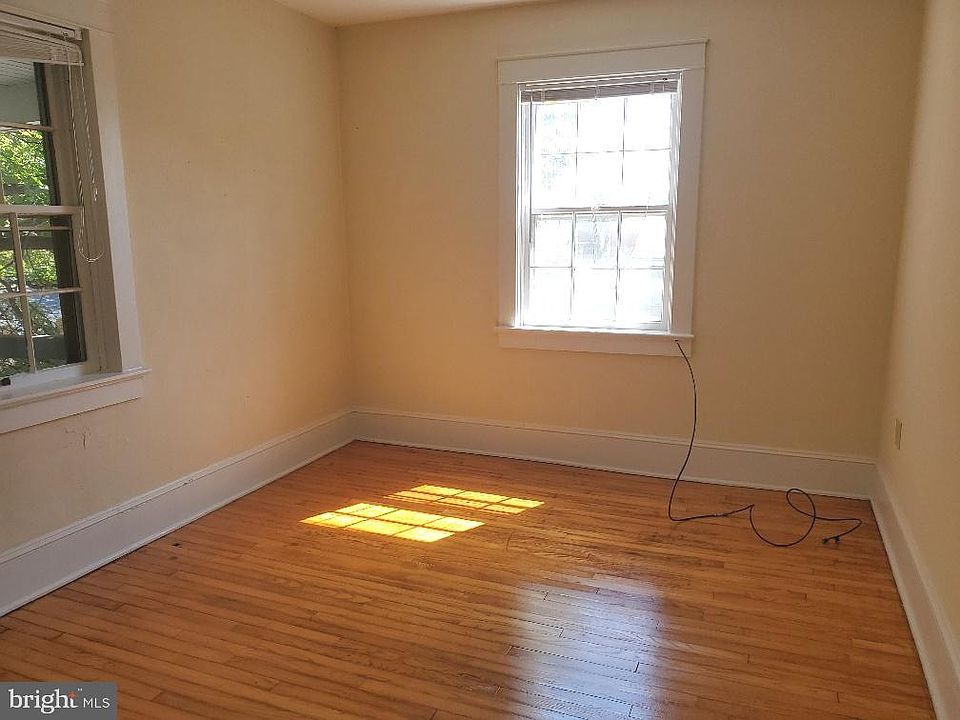 2nd image of 208 W Boscawen St