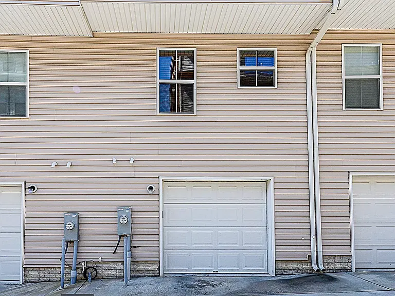 4618 Dillon Pl — Photo 33