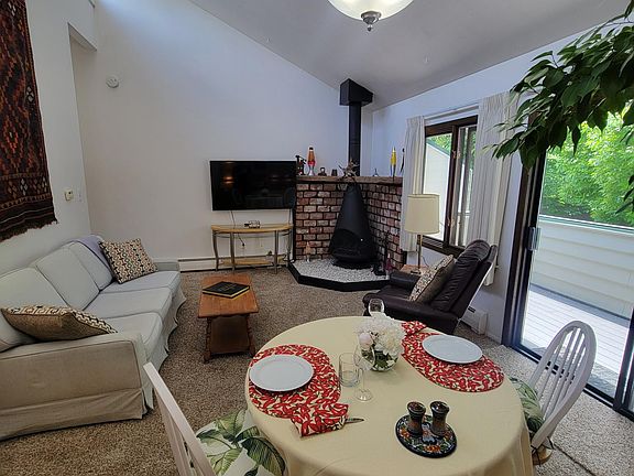 5th image of 2590 Juniper Ave #D