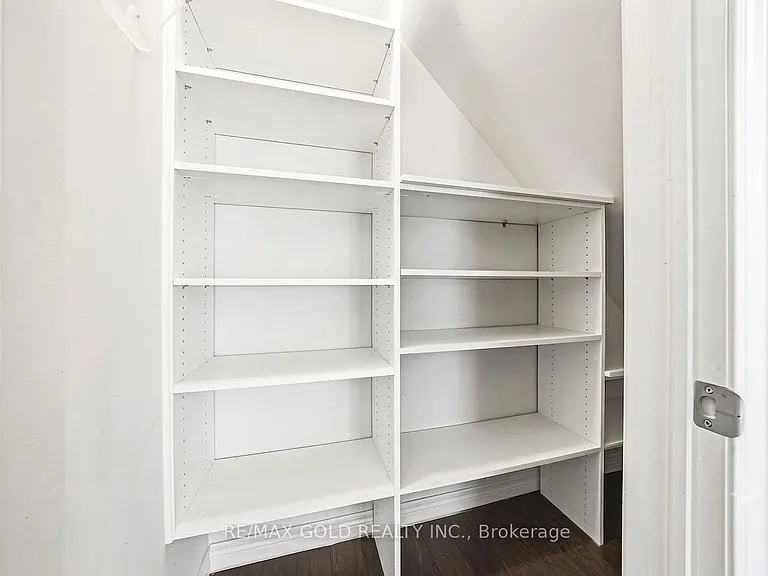 4 Bird Ln — Photo 8