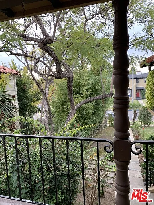2 bed, 1.5 bath, 1390 sqft, $3,250 — Photo 2