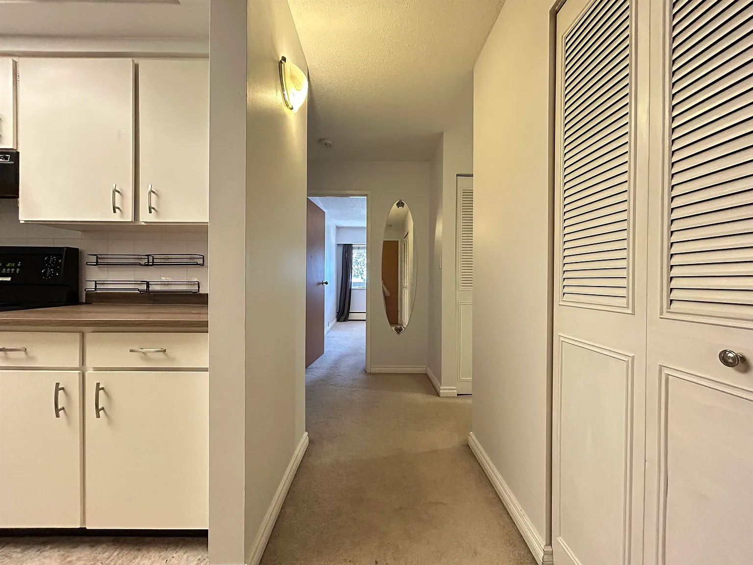 1 bed, 820 sqft, $1,800 — Photo 4