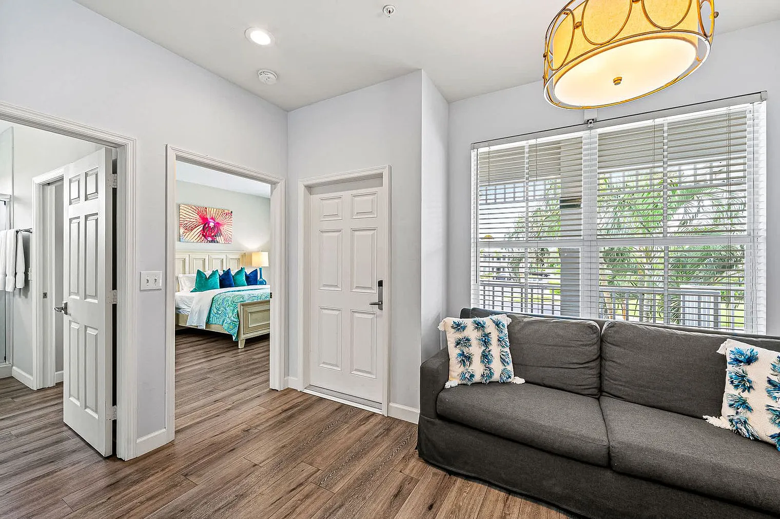 3 bed, 2.0 bath, 1453 sqft, $2,857 — Photo 4
