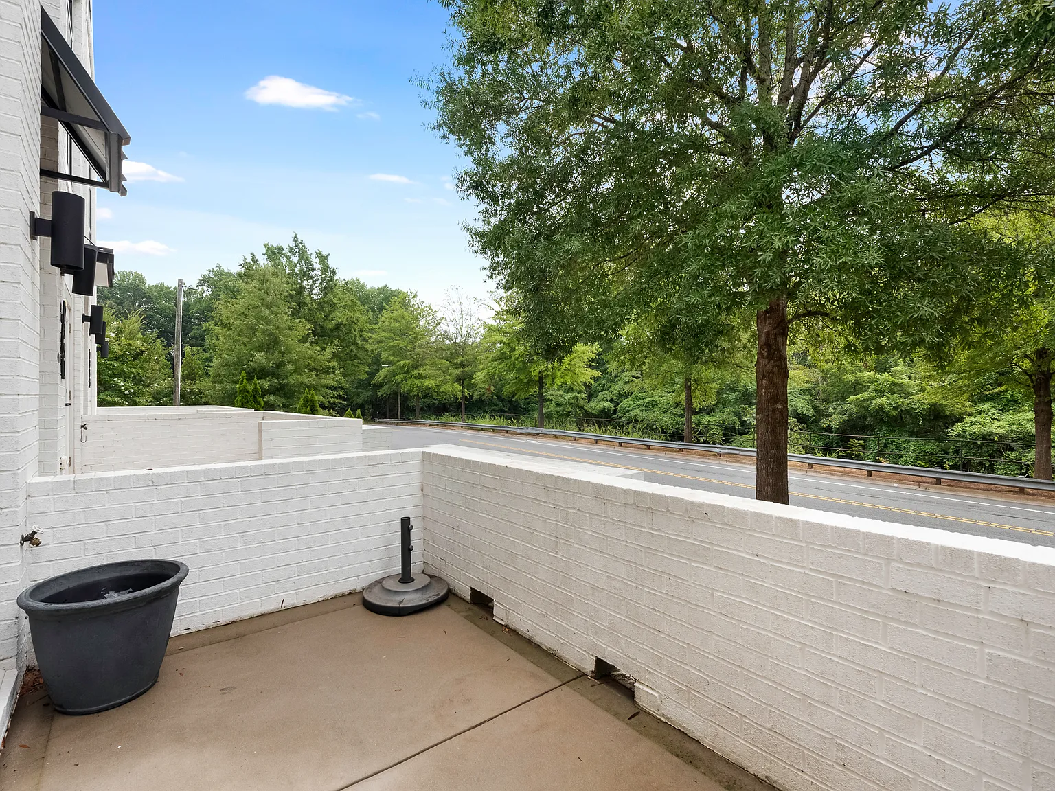 3 bed, 3.5 bath, 1730 sqft, $3,300 — Photo 4